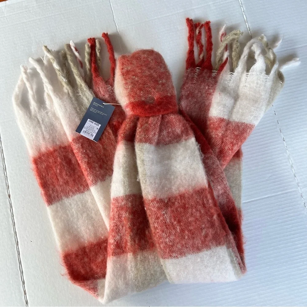 Universal Thread Scarf Lofty Blanket-Like Red and Cream